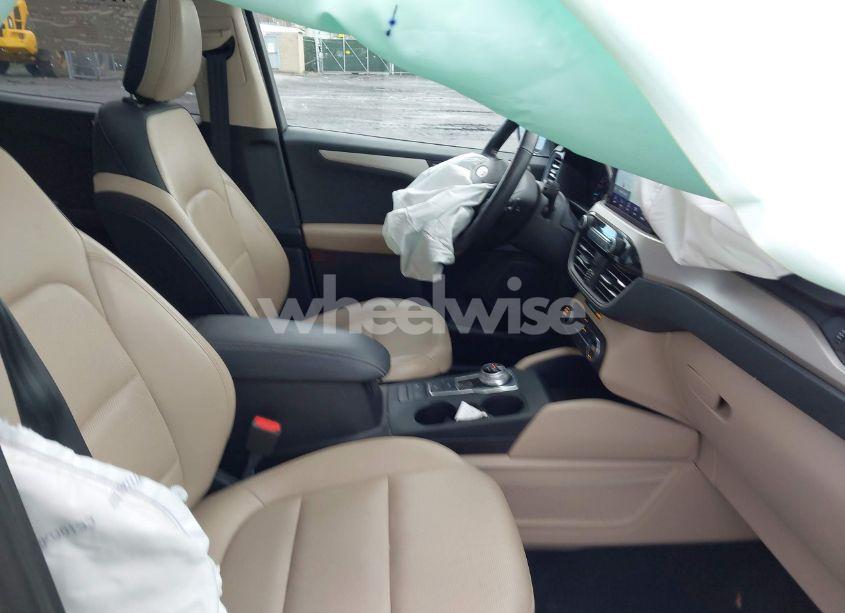 Photo 5 of 2020 Ford Escape SEL (VIN 1FMCU9H98LUA04847)