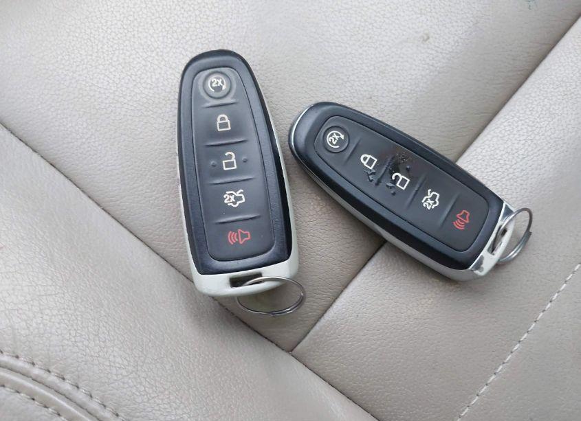 Photo 11 of 2013 Ford Escape SEL (VIN 1FMCU9H99DUA28981)