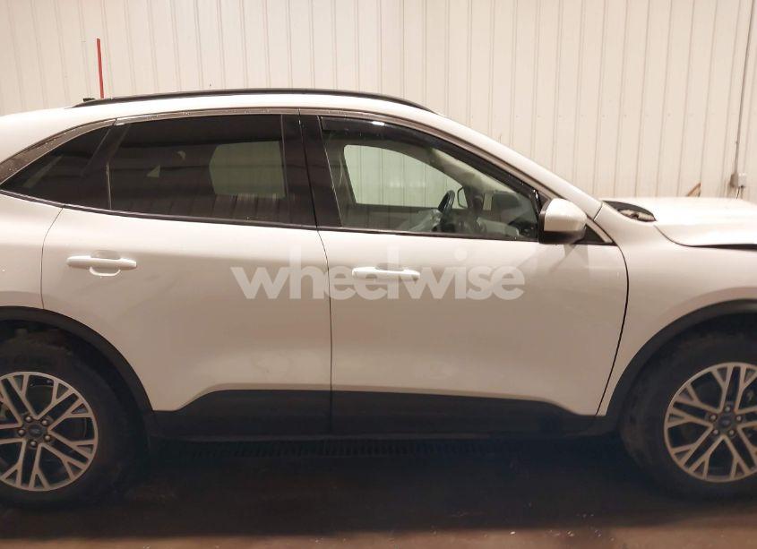 Photo 13 of 2020 Ford Escape SEL (VIN 1FMCU9H9XLUA11251)