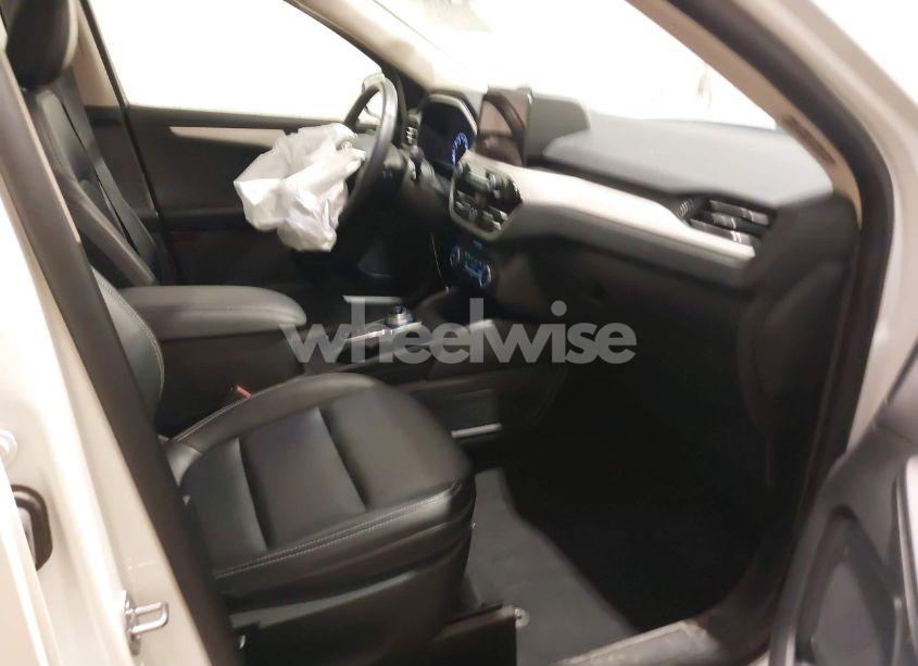 Photo 5 of 2020 Ford Escape SEL (VIN 1FMCU9H9XLUA11251)