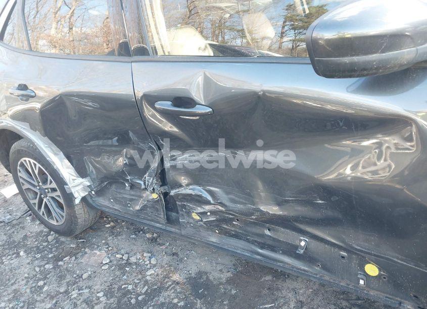 Photo 6 of 2020 Ford Escape SEL (VIN 1FMCU9H9XLUB42003)