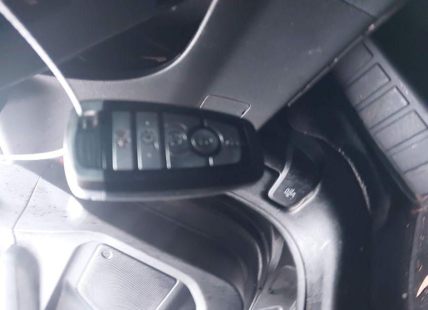 Photo 11 of 2020 Ford Escape SEL (VIN 1FMCU9H9XLUB64969)