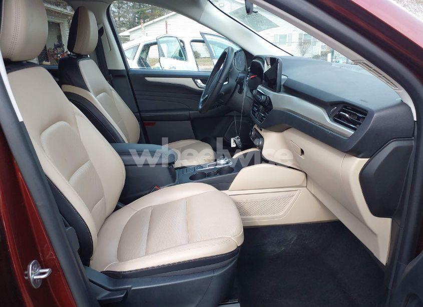 Photo 5 of 2021 Ford Escape SEL (VIN 1FMCU9H9XMUA17388)