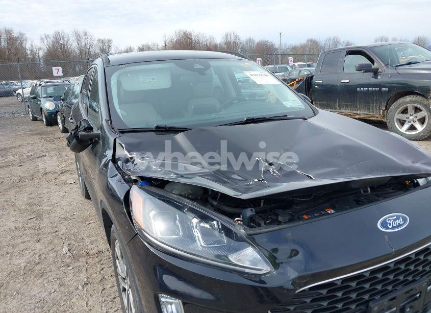 Photo 6 of 2021 Ford Escape SEL (VIN 1FMCU9H9XMUA60225)
