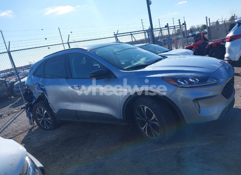 Photo 13 of 2022 Ford Escape SEL (VIN 1FMCU9H9XNUC02817)