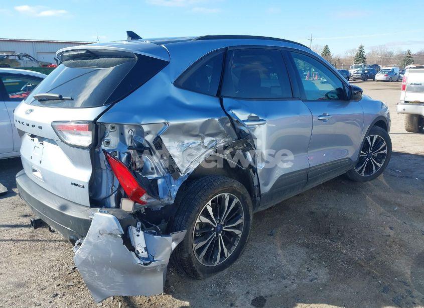 Photo 4 of 2022 Ford Escape SEL (VIN 1FMCU9H9XNUC02817)