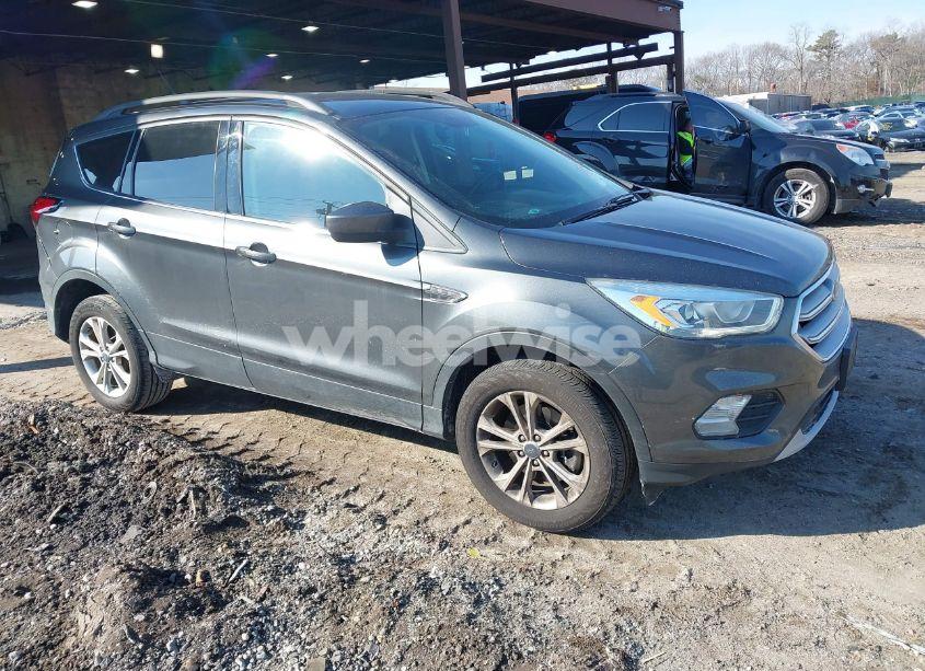 2019 Ford Escape SEL (VIN 1FMCU9HD0KUA10449) main photo
