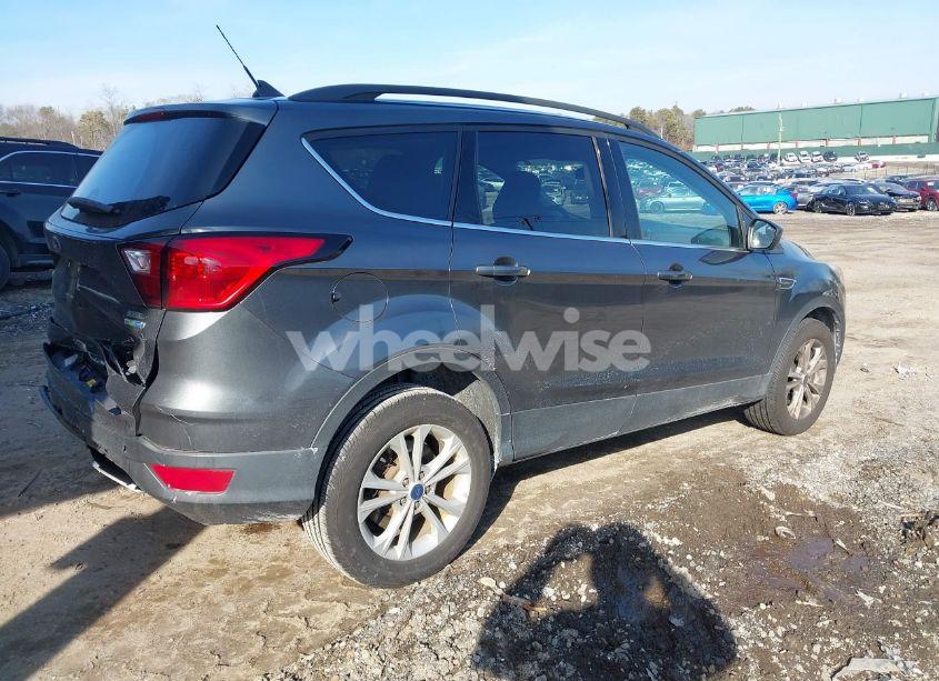 Photo 4 of 2019 Ford Escape SEL (VIN 1FMCU9HD0KUA10449)