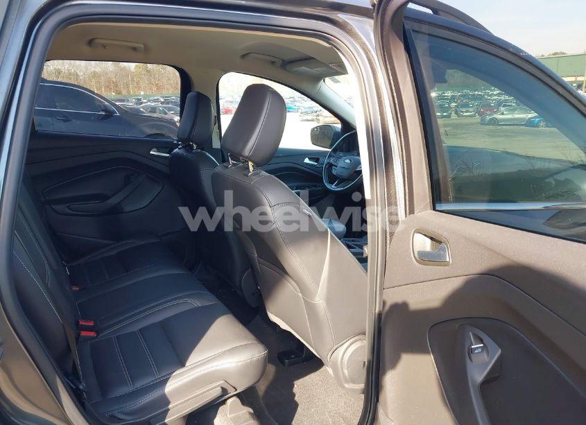 Photo 8 of 2019 Ford Escape SEL (VIN 1FMCU9HD0KUA10449)