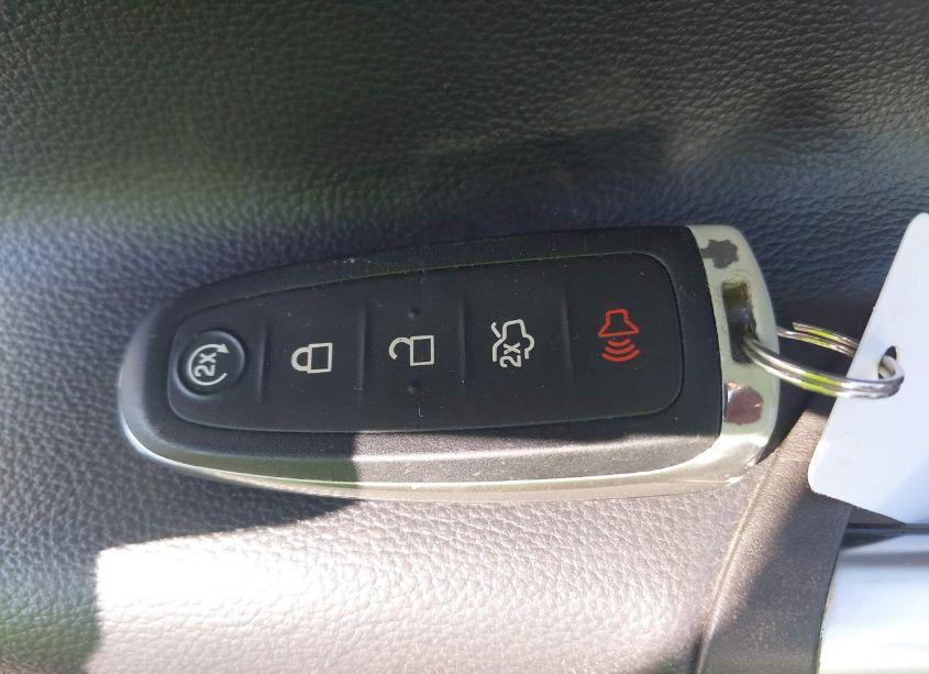 Photo 11 of 2019 Ford Escape SEL (VIN 1FMCU9HD0KUA57061)