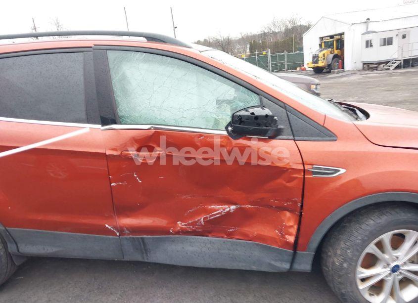 Photo 6 of 2019 Ford Escape SEL (VIN 1FMCU9HD0KUB44071)