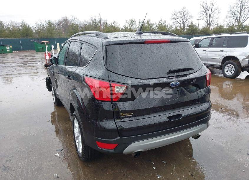 Photo 3 of 2019 Ford Escape SEL (VIN 1FMCU9HD0KUC33350)