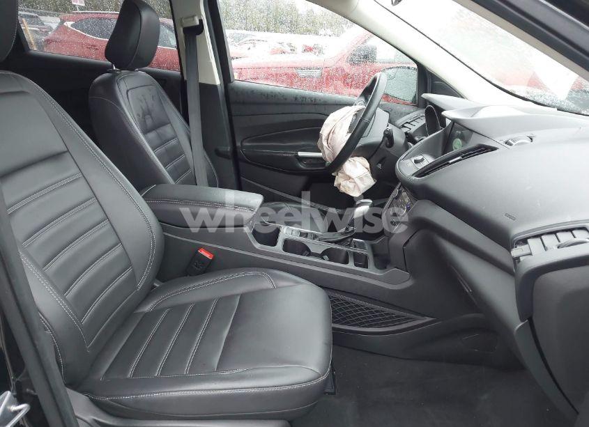 Photo 5 of 2019 Ford Escape SEL (VIN 1FMCU9HD0KUC33350)