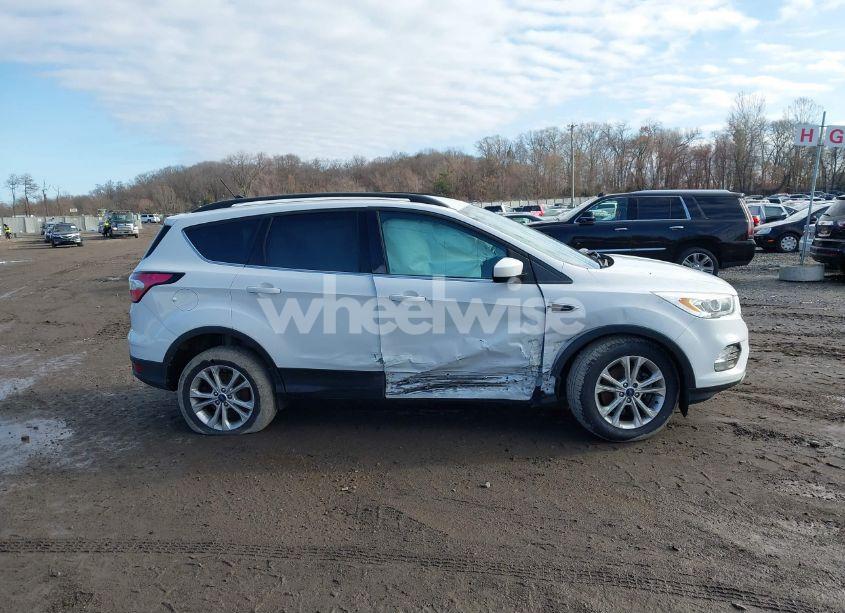 Photo 13 of 2018 Ford Escape SEL (VIN 1FMCU9HD1JUA26822)