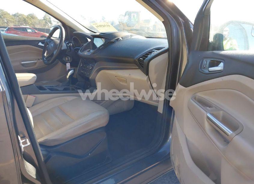 Photo 5 of 2018 Ford Escape SEL (VIN 1FMCU9HD1JUB30436)