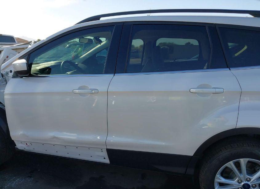 Photo 15 of 2018 Ford Escape SEL (VIN 1FMCU9HD1JUC40239)