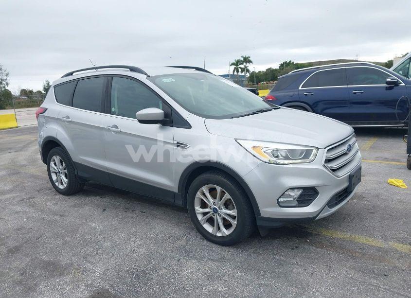 2019 Ford Escape SEL (VIN 1FMCU9HD1KUA00299) main photo