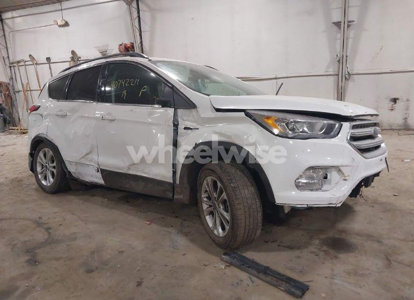2019 Ford Escape SEL (VIN 1FMCU9HD1KUA43573) main photo