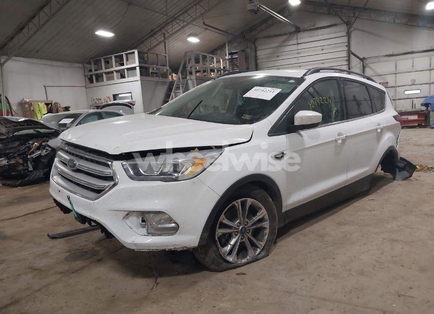 Photo 2 of 2019 Ford Escape SEL (VIN 1FMCU9HD1KUA43573)