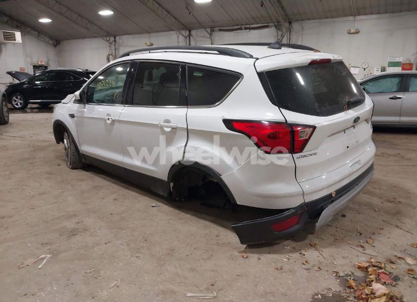 Photo 3 of 2019 Ford Escape SEL (VIN 1FMCU9HD1KUA43573)