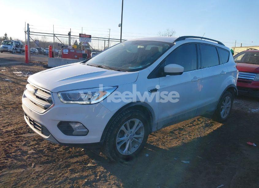 Photo 2 of 2019 Ford Escape SEL (VIN 1FMCU9HD1KUA52273)