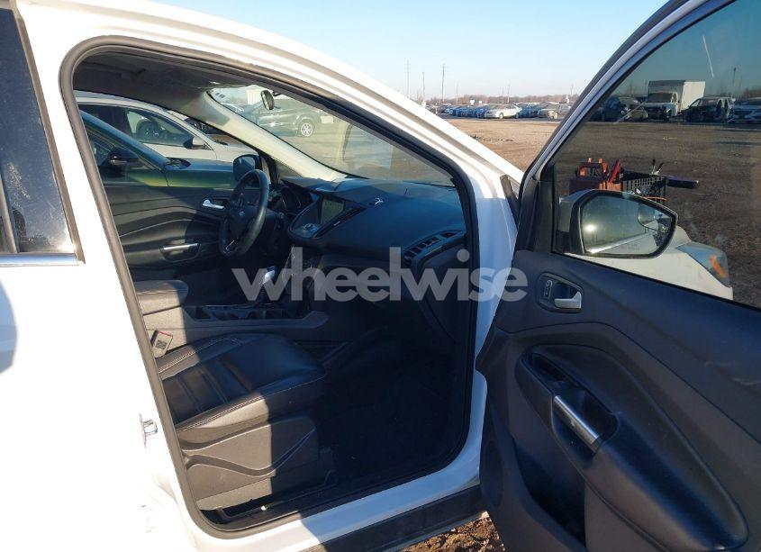 Photo 5 of 2019 Ford Escape SEL (VIN 1FMCU9HD1KUA52273)