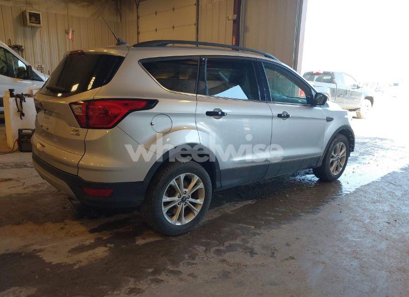Photo 4 of 2019 Ford Escape SEL (VIN 1FMCU9HD1KUA52418)