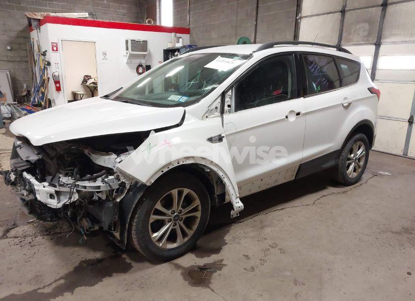 Photo 2 of 2019 Ford Escape SEL (VIN 1FMCU9HD1KUA93518)