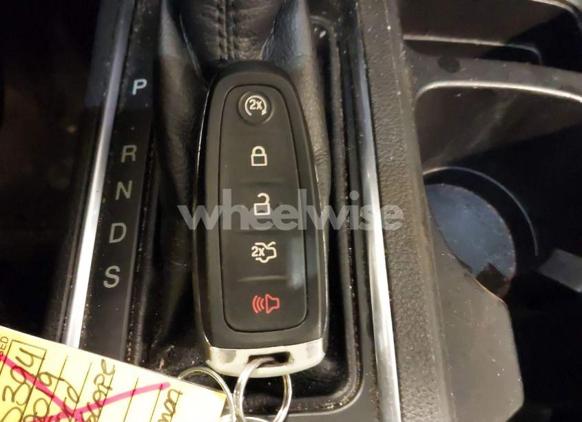 Photo 11 of 2019 Ford Escape SEL (VIN 1FMCU9HD1KUB25836)