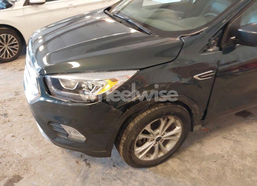 Photo 6 of 2019 Ford Escape SEL (VIN 1FMCU9HD1KUB25836)