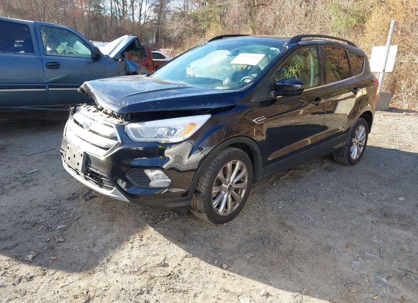 Photo 2 of 2019 Ford Escape SEL (VIN 1FMCU9HD1KUB41521)