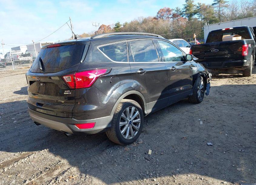 Photo 4 of 2019 Ford Escape SEL (VIN 1FMCU9HD1KUB41521)