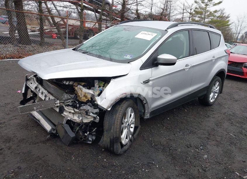 Photo 2 of 2019 Ford Escape SEL (VIN 1FMCU9HD1KUB42393)