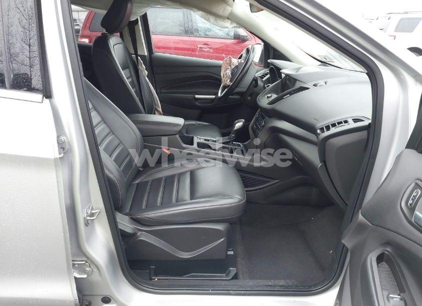 Photo 5 of 2019 Ford Escape SEL (VIN 1FMCU9HD1KUB42393)