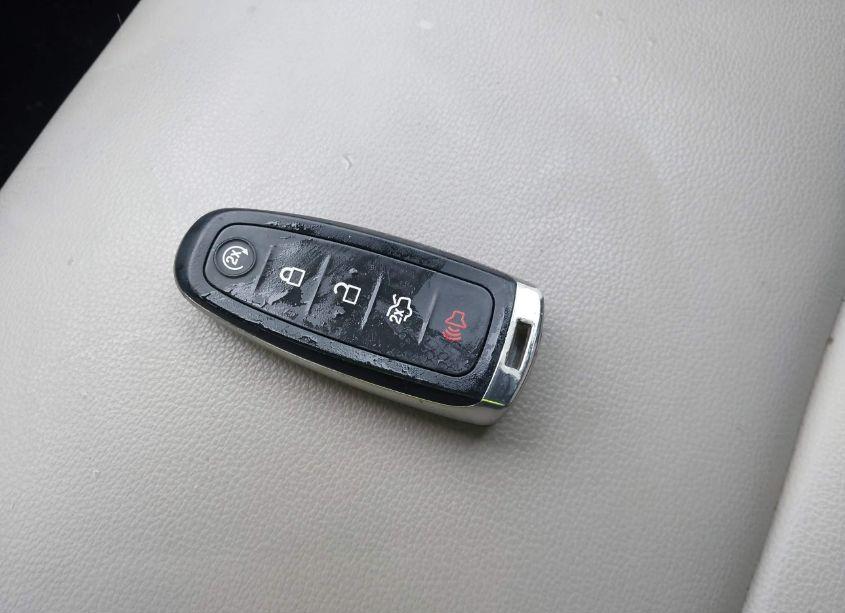 Photo 11 of 2019 Ford Escape SEL (VIN 1FMCU9HD1KUB51319)