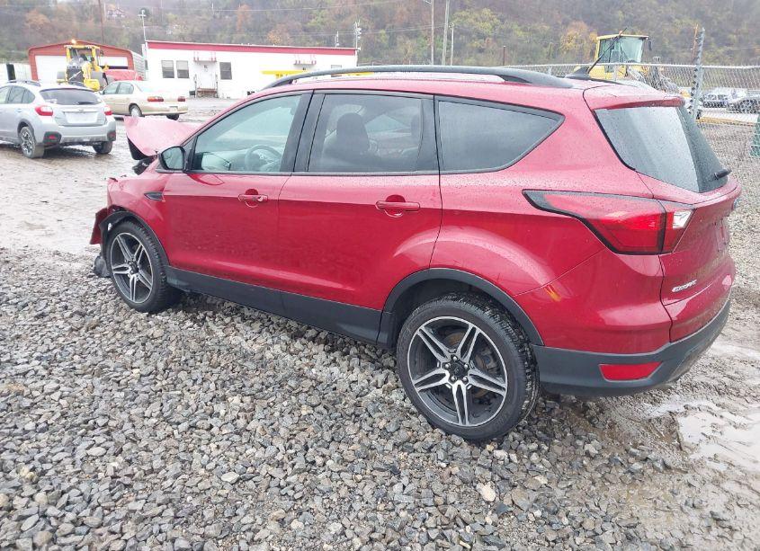 Photo 3 of 2019 Ford Escape SEL (VIN 1FMCU9HD1KUB51319)