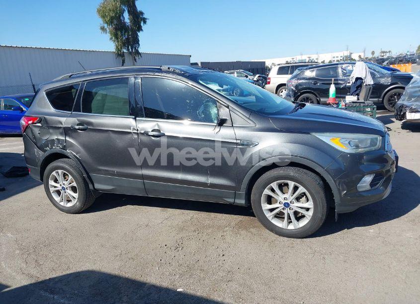 Photo 13 of 2018 Ford Escape SEL (VIN 1FMCU9HD2JUA67234)