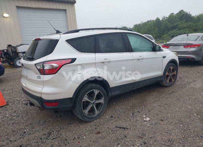 Photo 4 of 2018 Ford Escape SEL (VIN 1FMCU9HD3JUB78696)