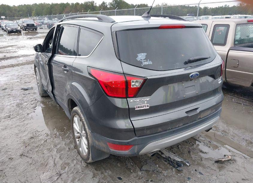 Photo 3 of 2019 Ford Escape SEL (VIN 1FMCU9HD3KUB16250)
