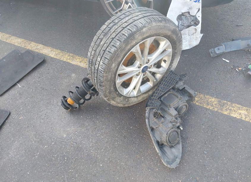 Photo 12 of 2018 Ford Escape SEL (VIN 1FMCU9HD4JUB52771)