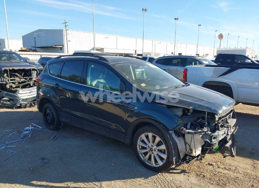2019 Ford Escape SEL (VIN 1FMCU9HD4KUA45608) main photo