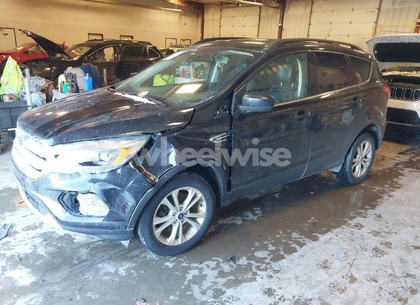 Photo 2 of 2019 Ford Escape SEL (VIN 1FMCU9HD4KUB56336)