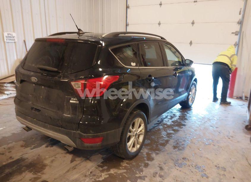 Photo 4 of 2019 Ford Escape SEL (VIN 1FMCU9HD4KUB56336)