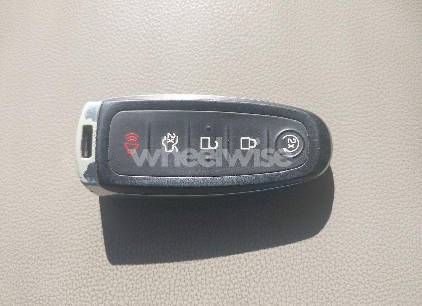 Photo 11 of 2019 Ford Escape SEL (VIN 1FMCU9HD4KUC31939)