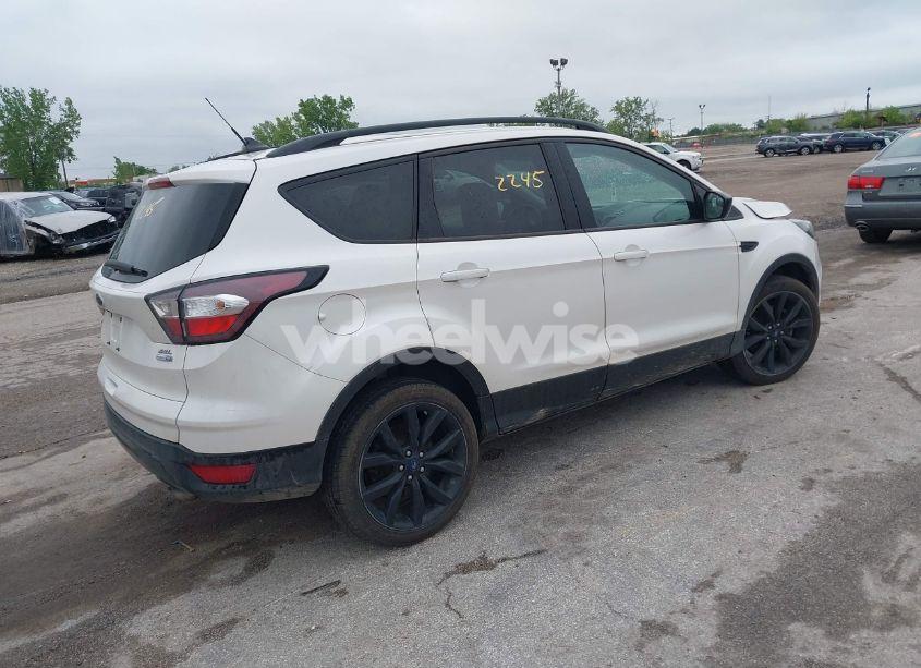 Photo 4 of 2018 Ford Escape SEL (VIN 1FMCU9HD5JUC28630)