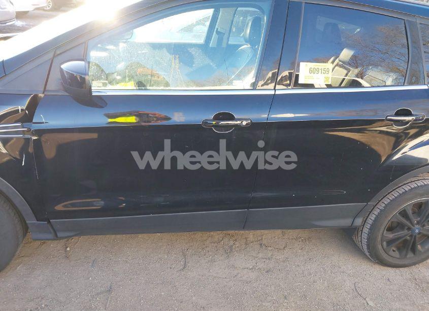 Photo 14 of 2018 Ford Escape SEL (VIN 1FMCU9HD5JUD57628)