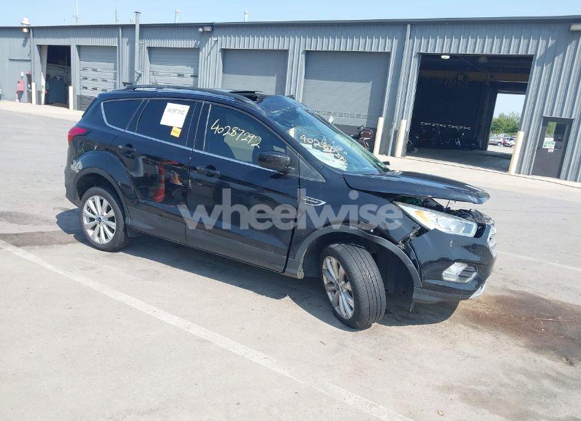 2019 Ford Escape SEL (VIN 1FMCU9HD5KUA01097) main photo