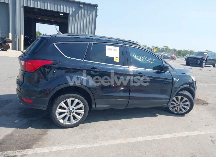 Photo 14 of 2019 Ford Escape SEL (VIN 1FMCU9HD5KUA01097)