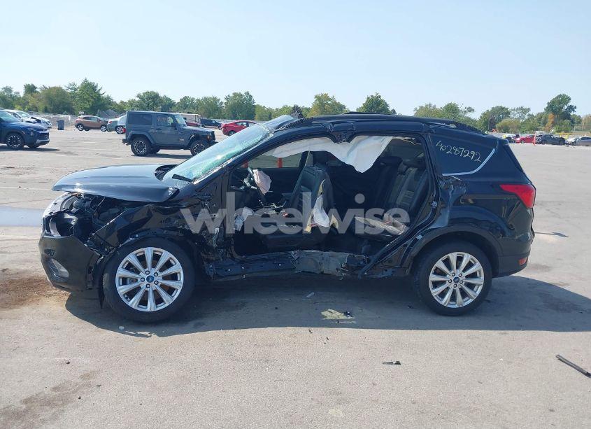 Photo 15 of 2019 Ford Escape SEL (VIN 1FMCU9HD5KUA01097)