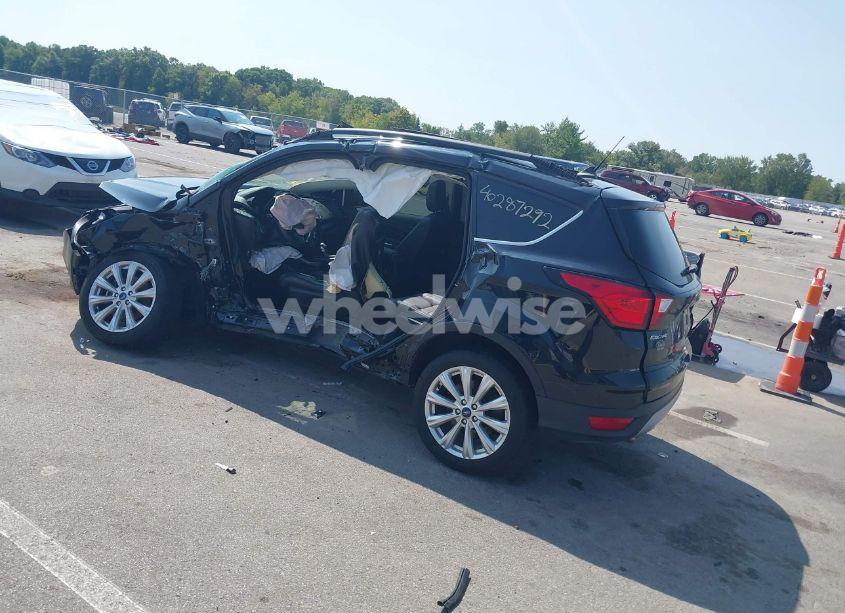 Photo 3 of 2019 Ford Escape SEL (VIN 1FMCU9HD5KUA01097)